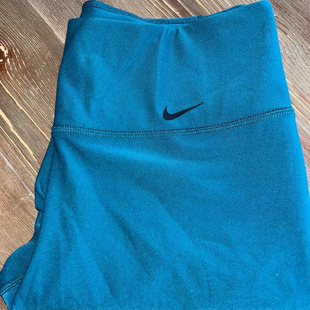 Nike Dri Fit workout leggings